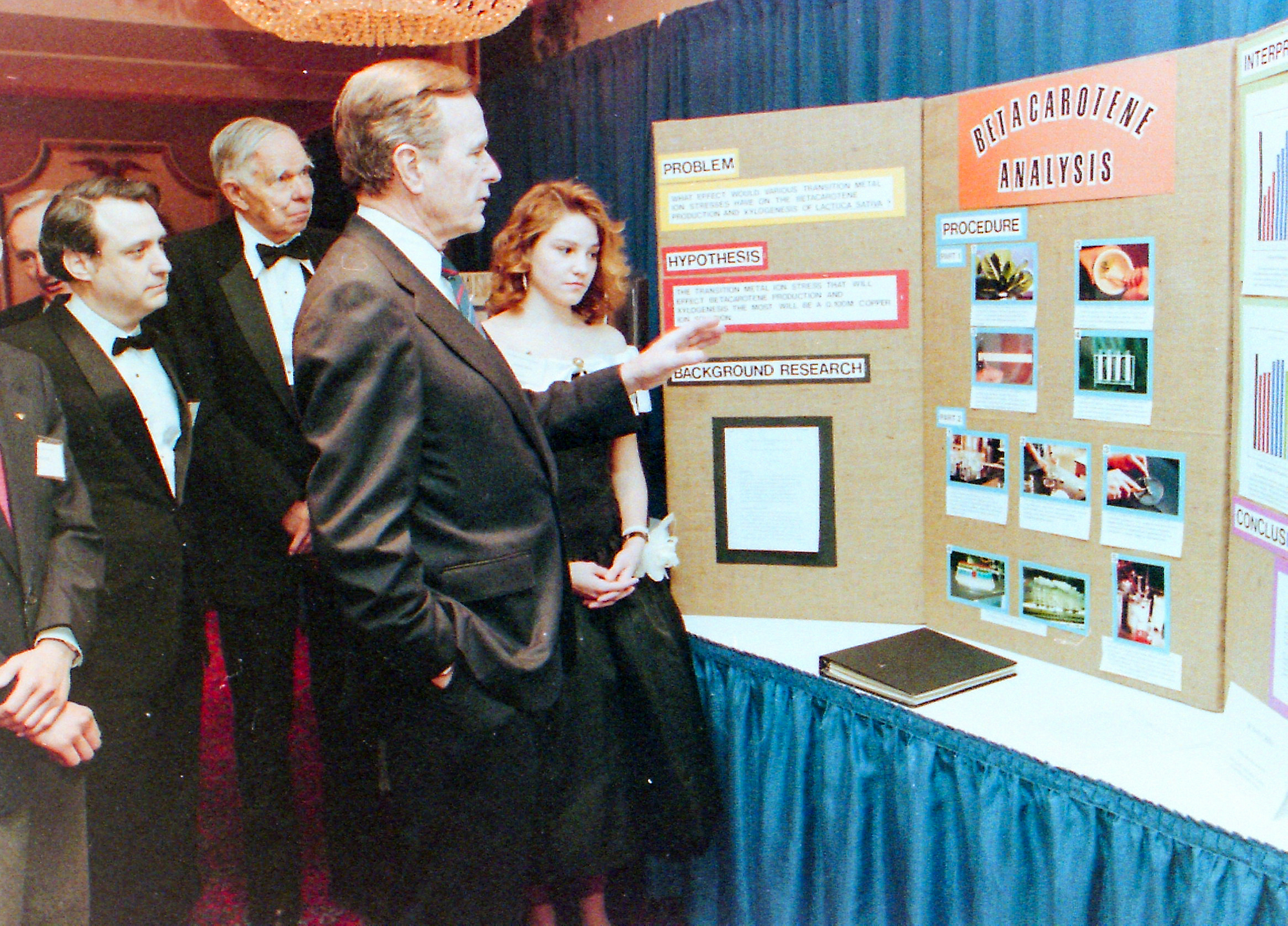 STS finalist Susan Criss discusses her research with President George H. W. Bush